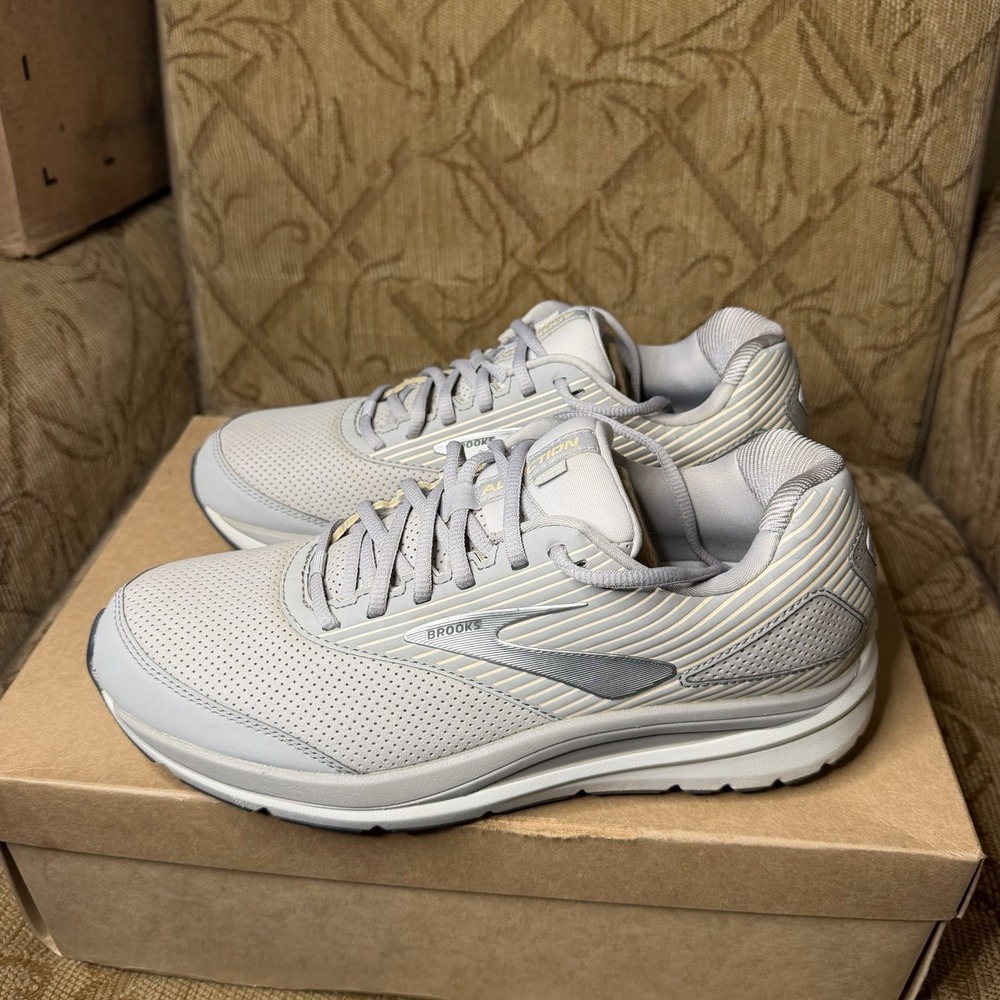 Brooks Addiction Walker Gray 1203081B007 Women's Size‎ 10.5B Walking Shoes EUC!